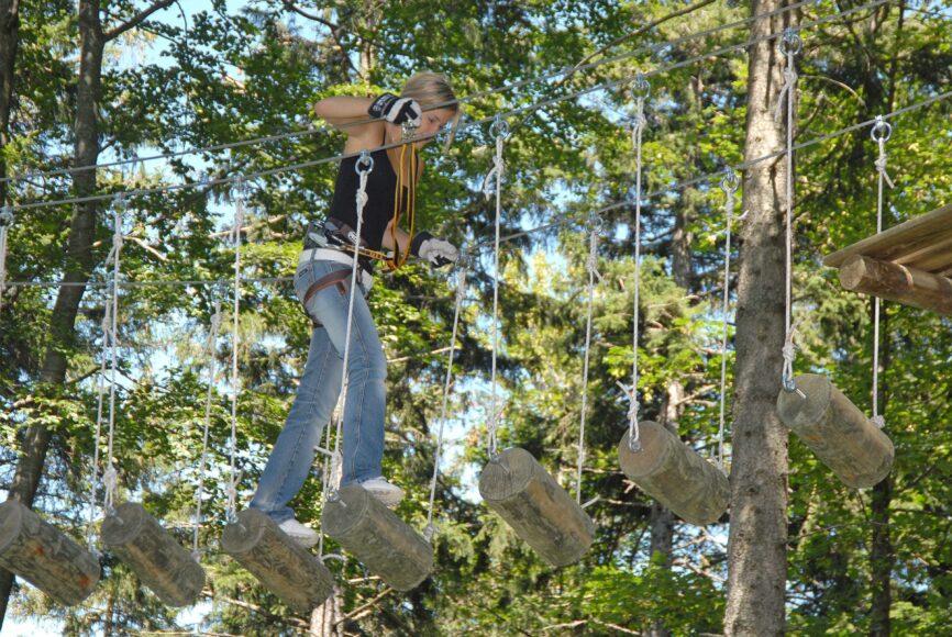 Seilpark_Balmberg_Kletterin